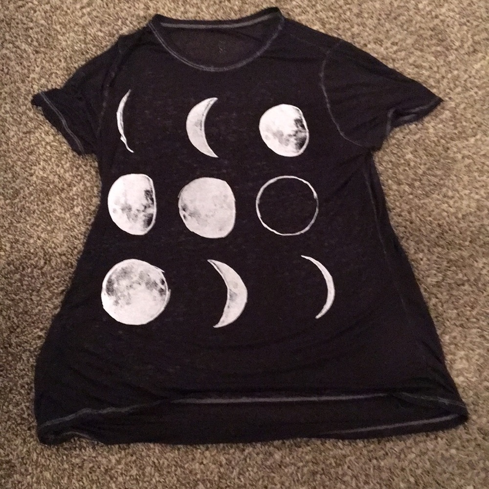 Black moon graphic tee